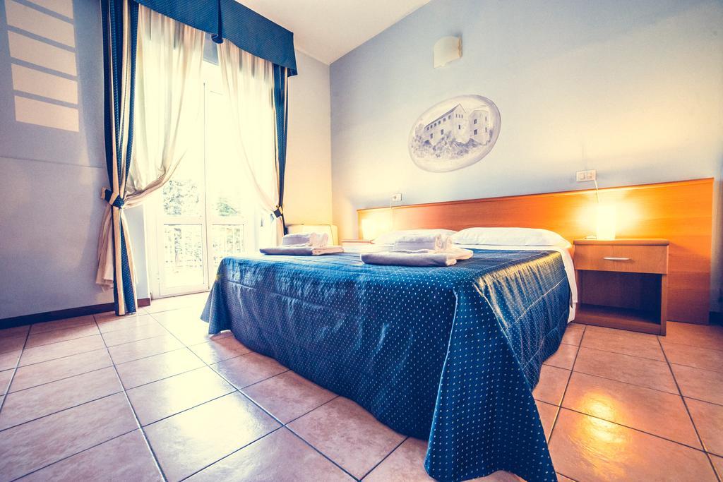 Hotel La Gaietta Millesimo Pokoj fotografie